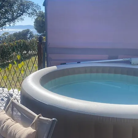 Premium Sea View 营地