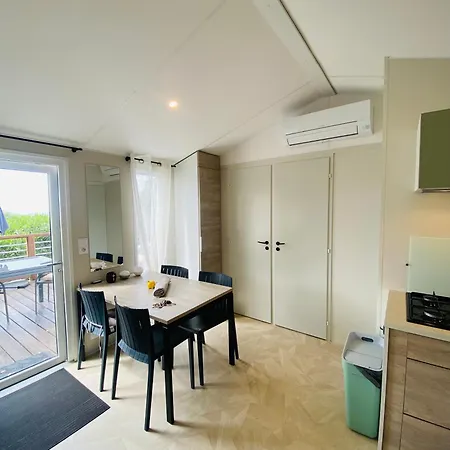 مكان تخييم Premium Sea View *